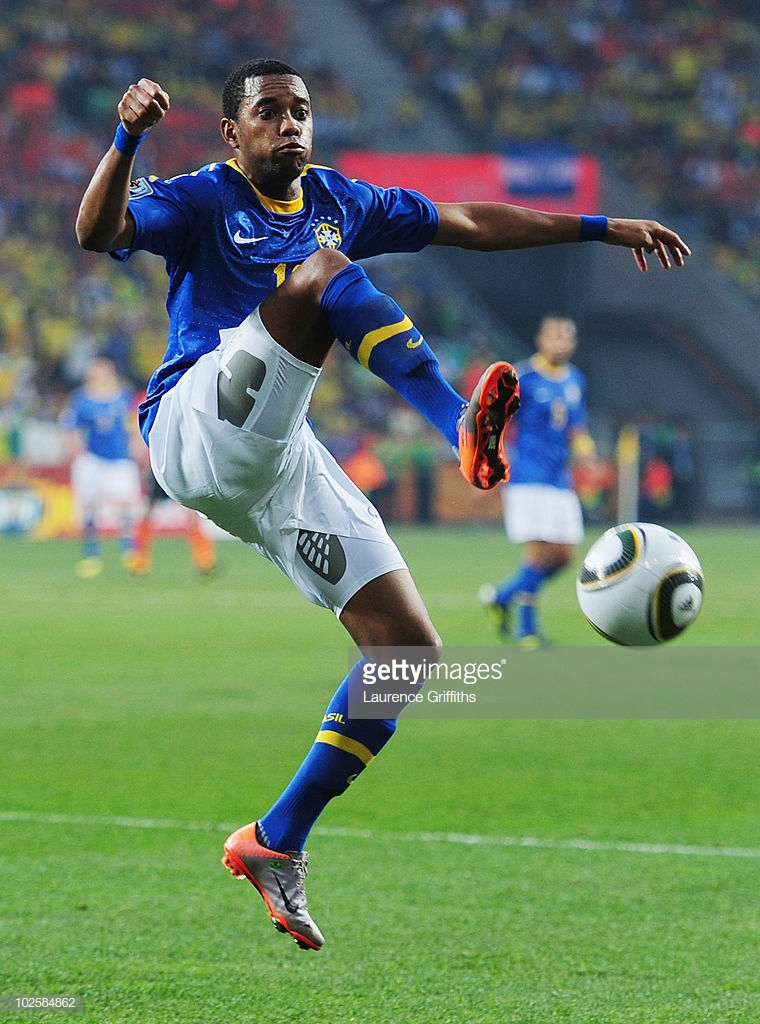 关于阿斯顿维拉赛前强势反弹费耶诺德更衣室发声备战中超，集结日上海申花手感冰凉看傻球迷的信息