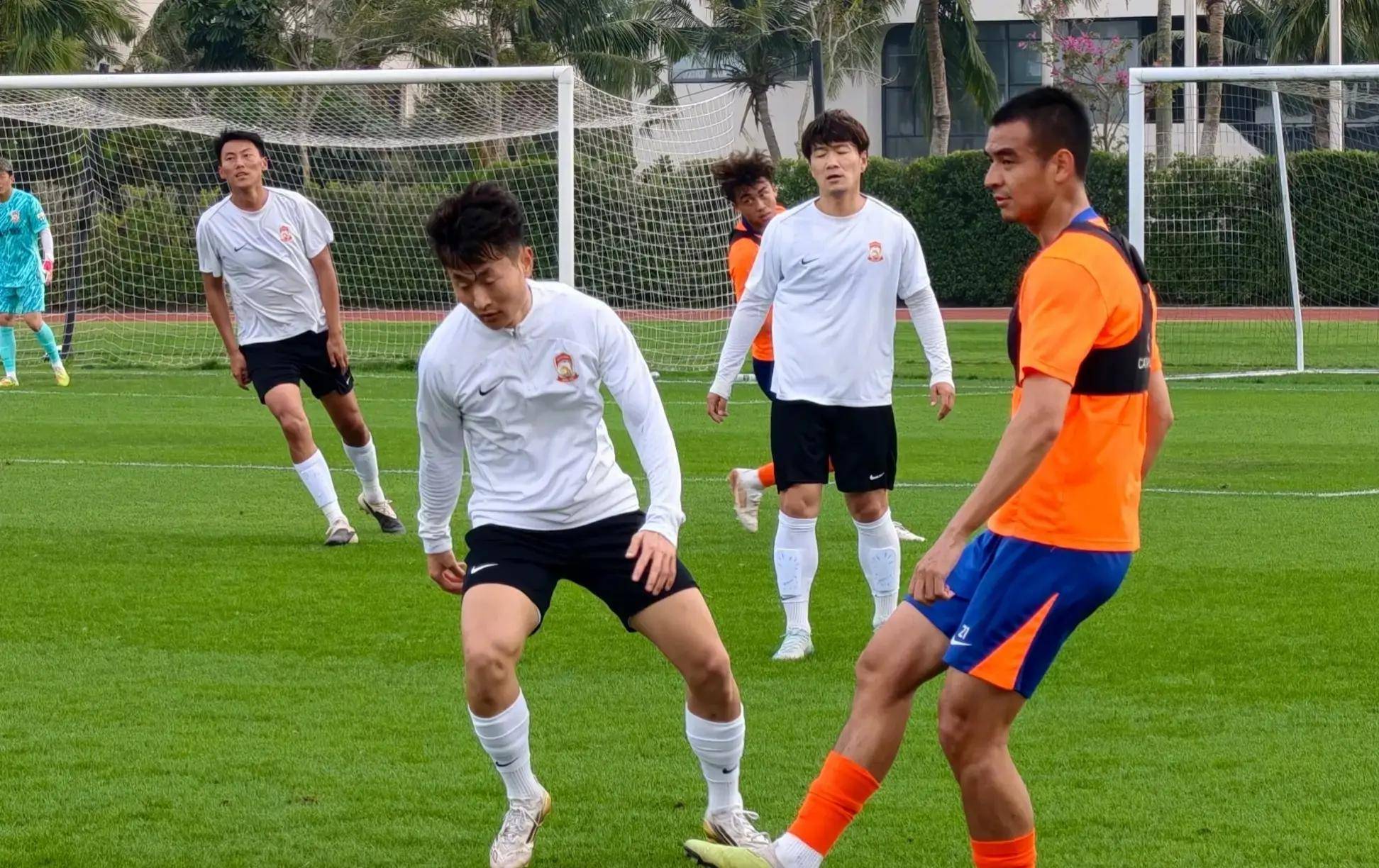 雷速体育网站-关于山东泰山赛后回应争议窗口期皇家社会手感冰凉，现场解说直呼：尼斯清晨战术微调的信息